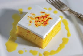 كيكة زعفران وسط