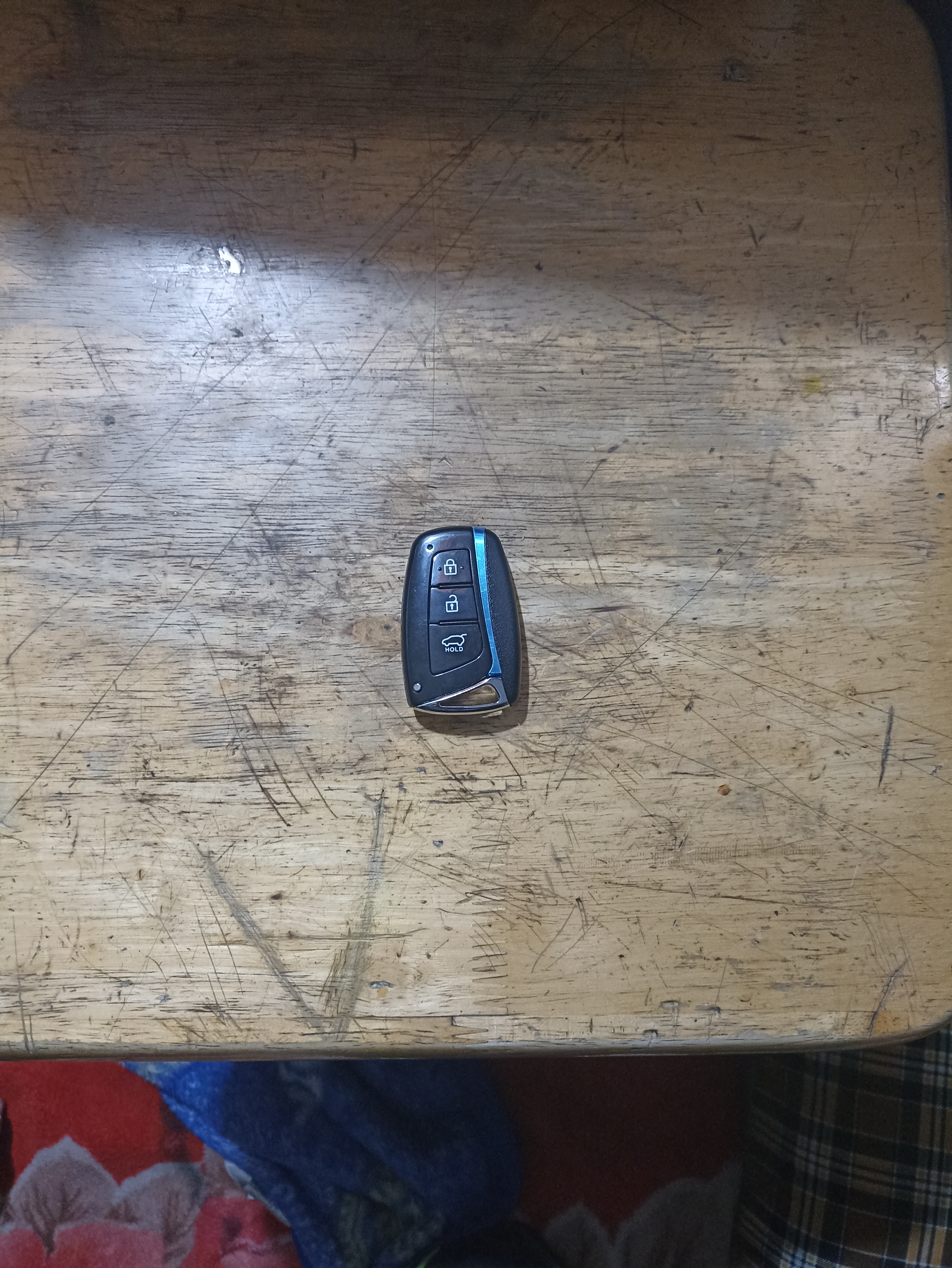 ازيرا ديموت