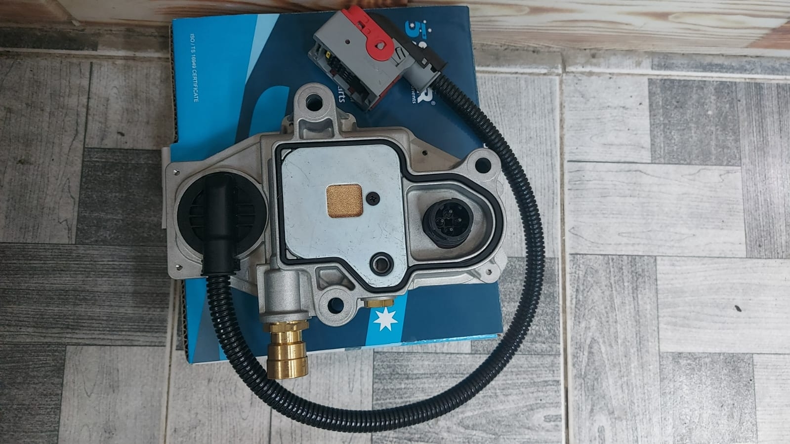 سيرفو فولفو اتوماتيك حديث