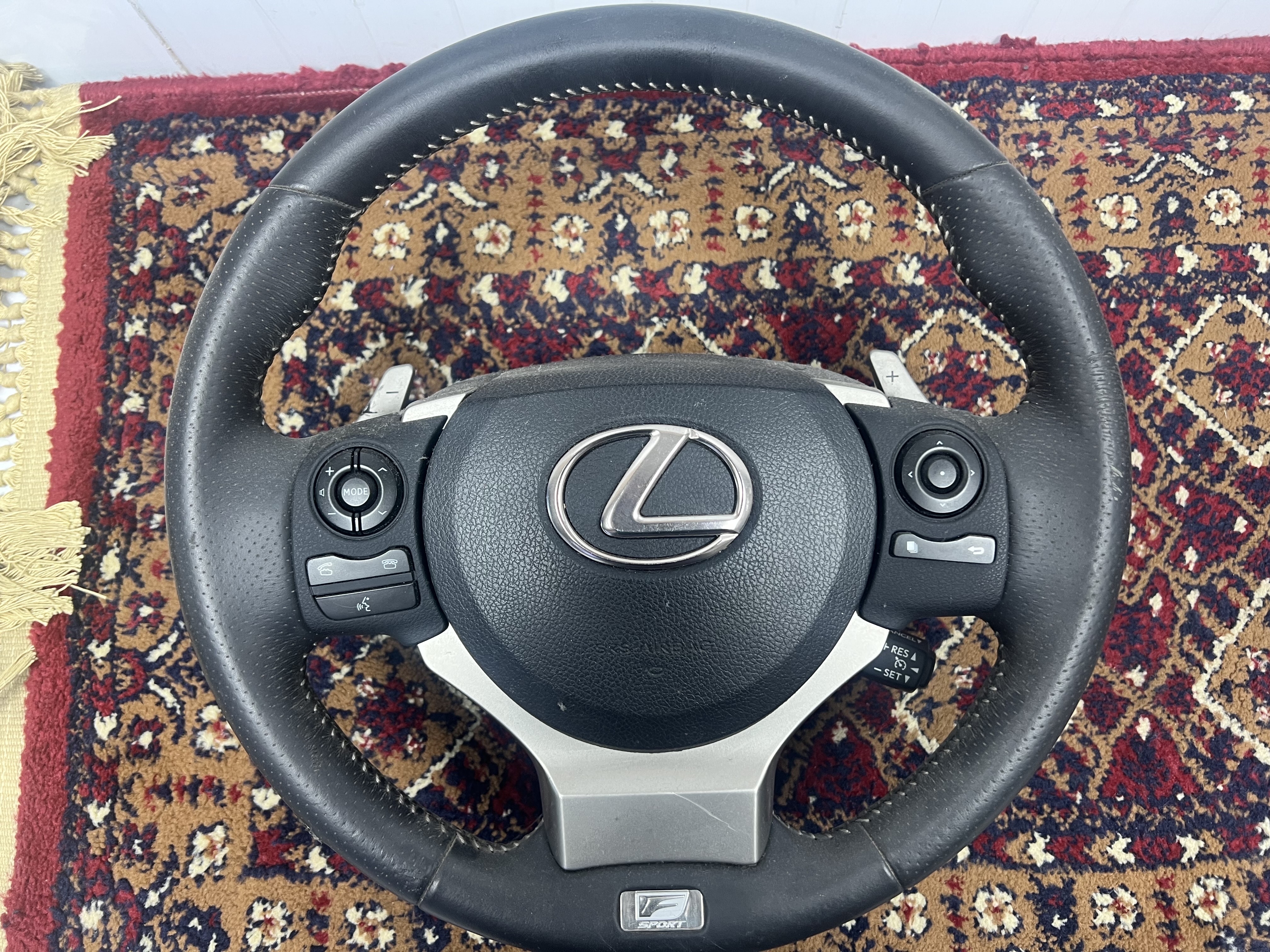 سکان لیکزس ای اس سبورت