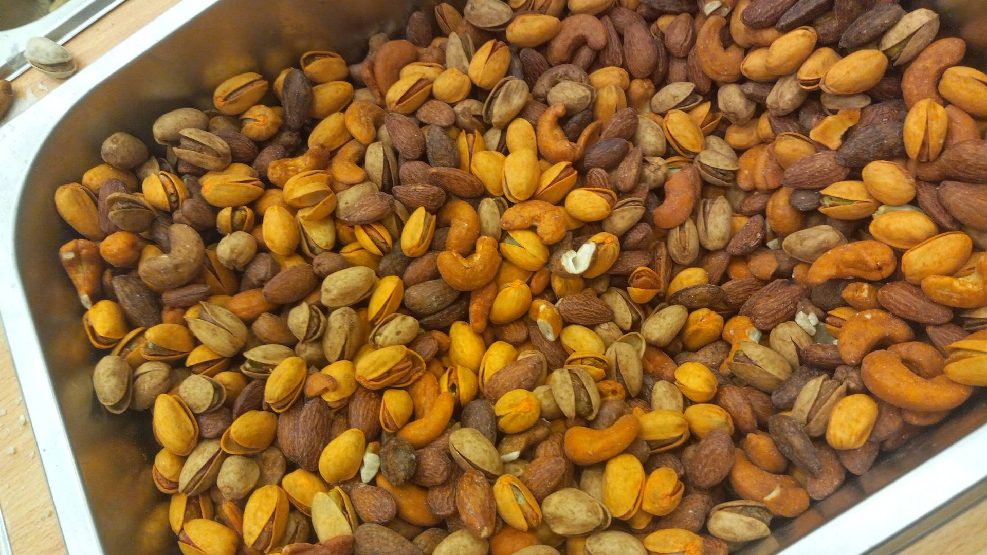 مكسرات مشكل مشوي