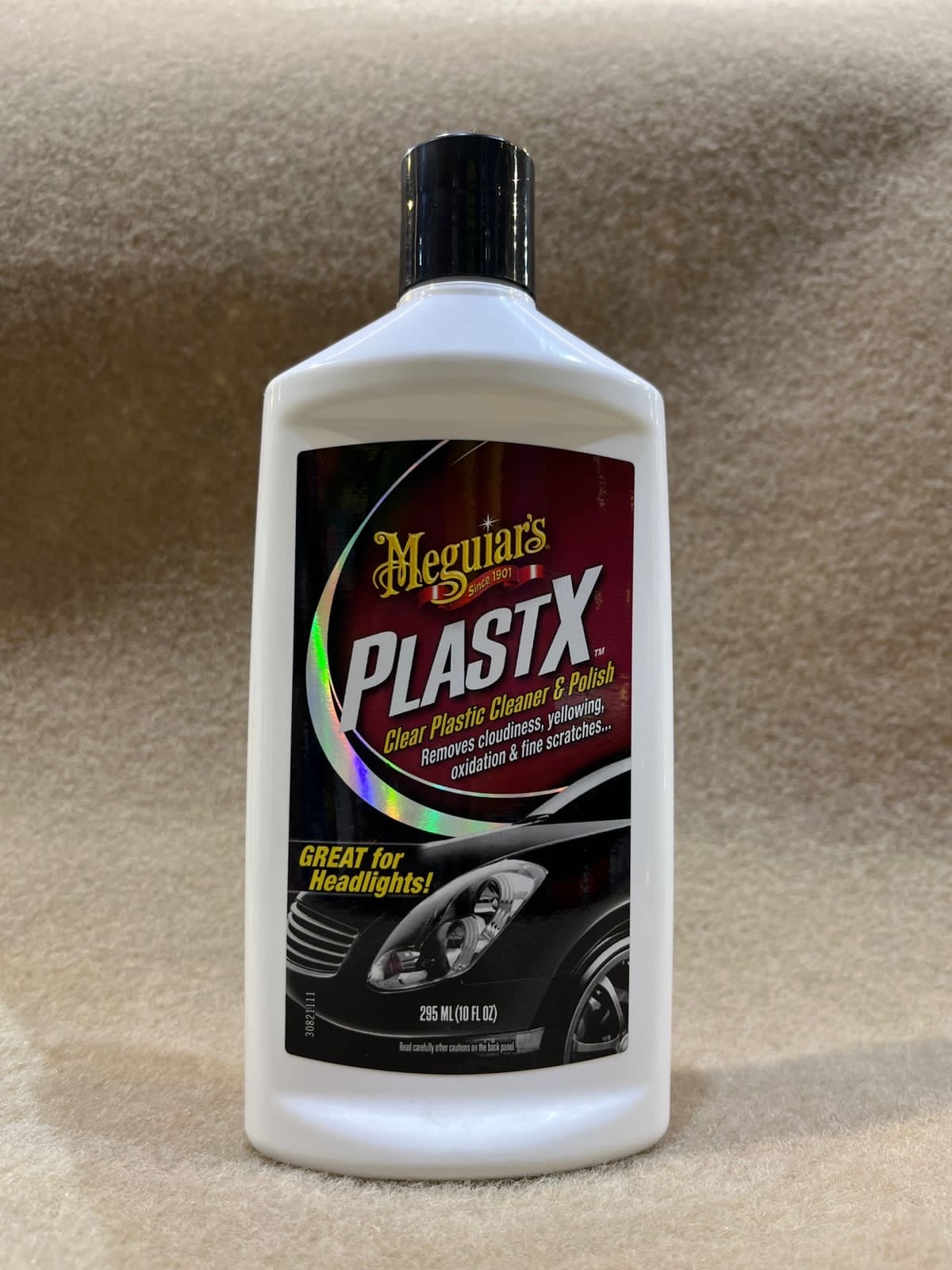 ملمع بلاستيك وشمعات