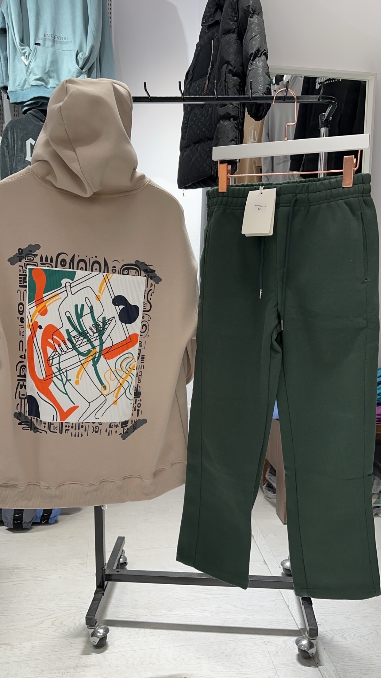 بلوفر شتوي مع بنطلون