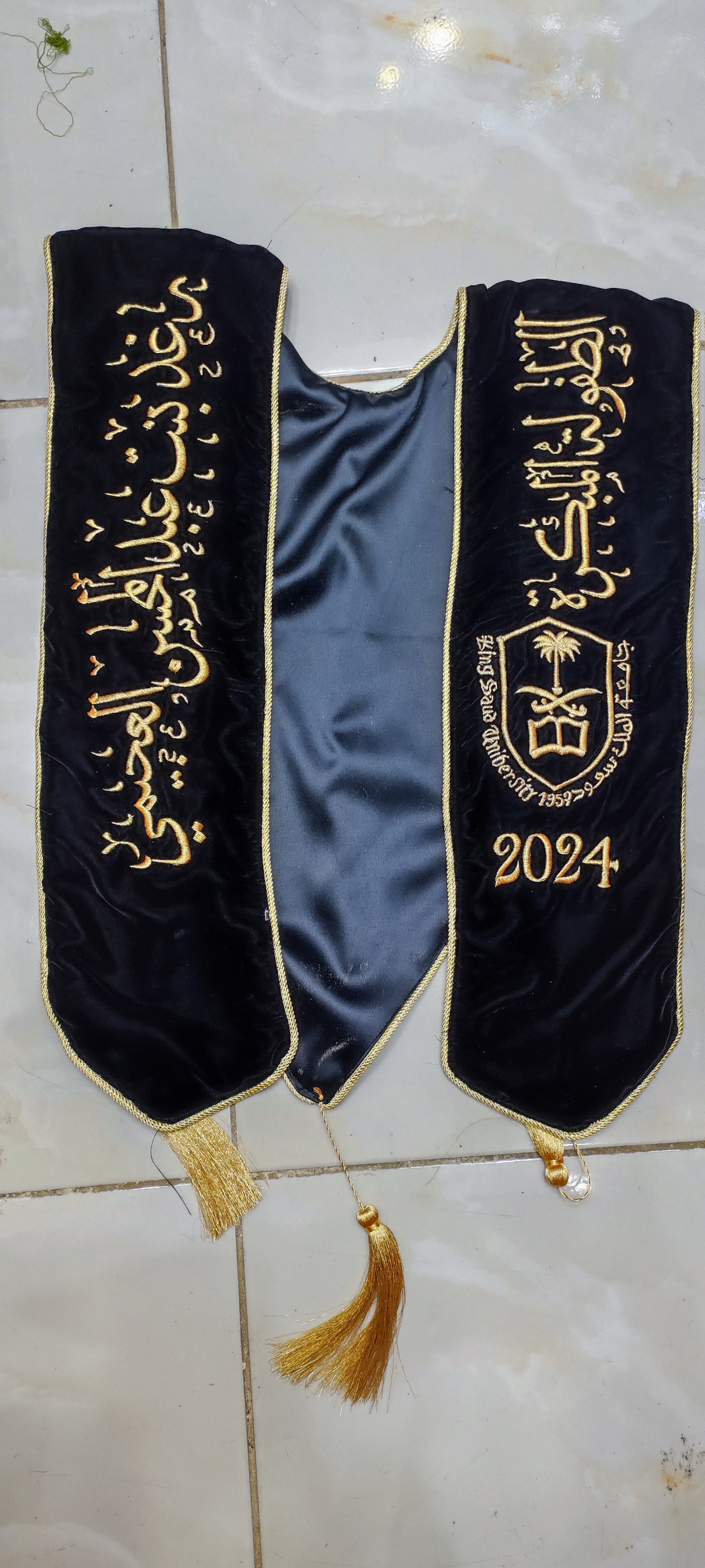 تفصيل وتطريز عباية التخرج حسب الطلب