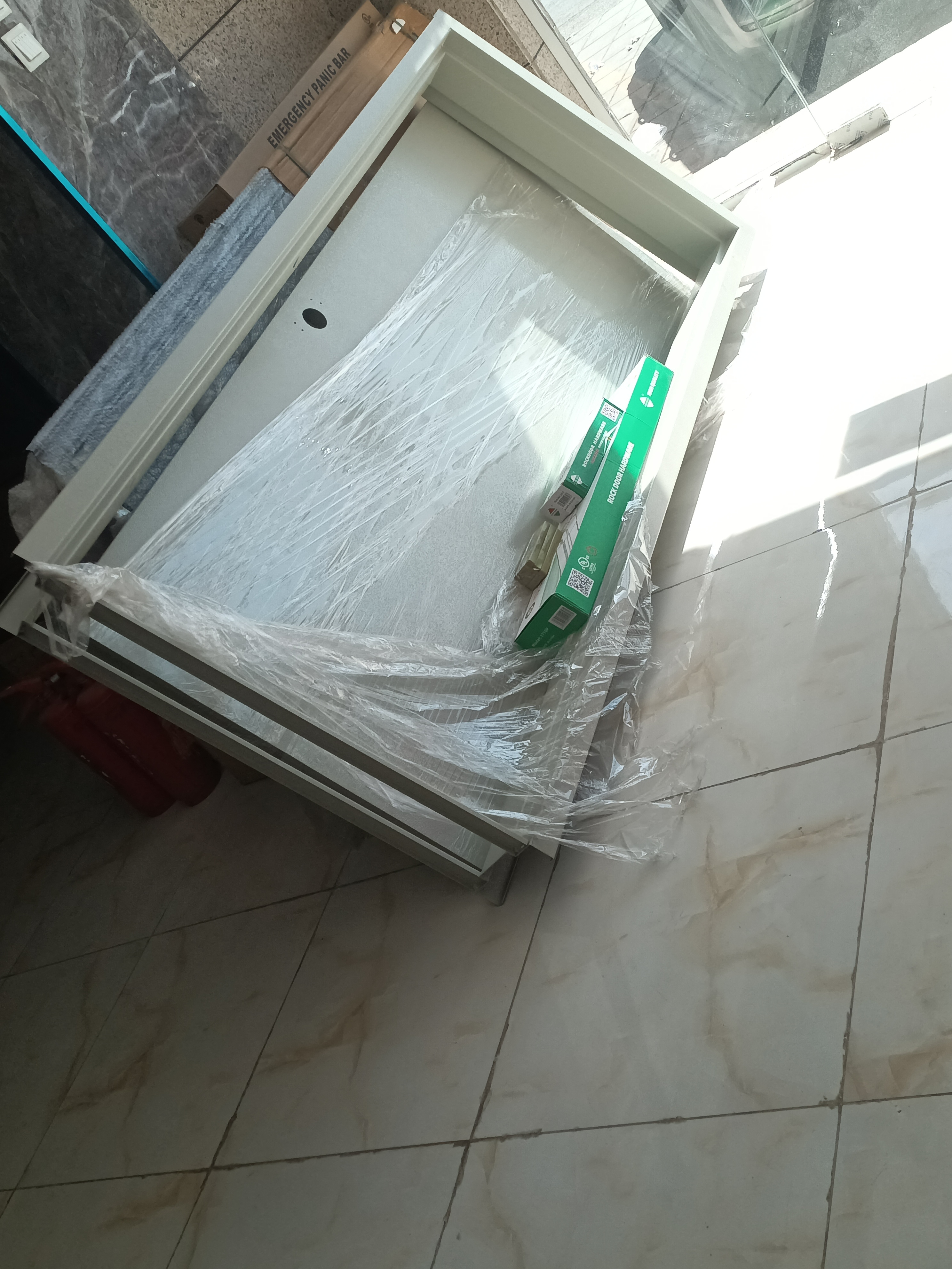 باب طوارئ وطني حلق 20