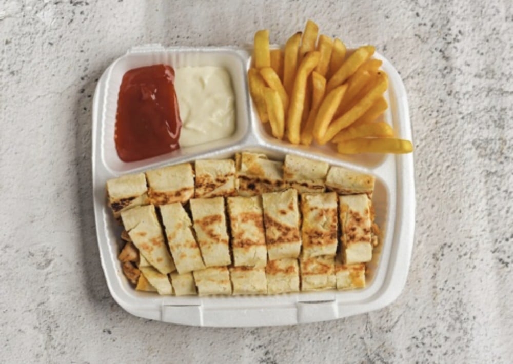 صحن شاورما دجاج عربي كبير