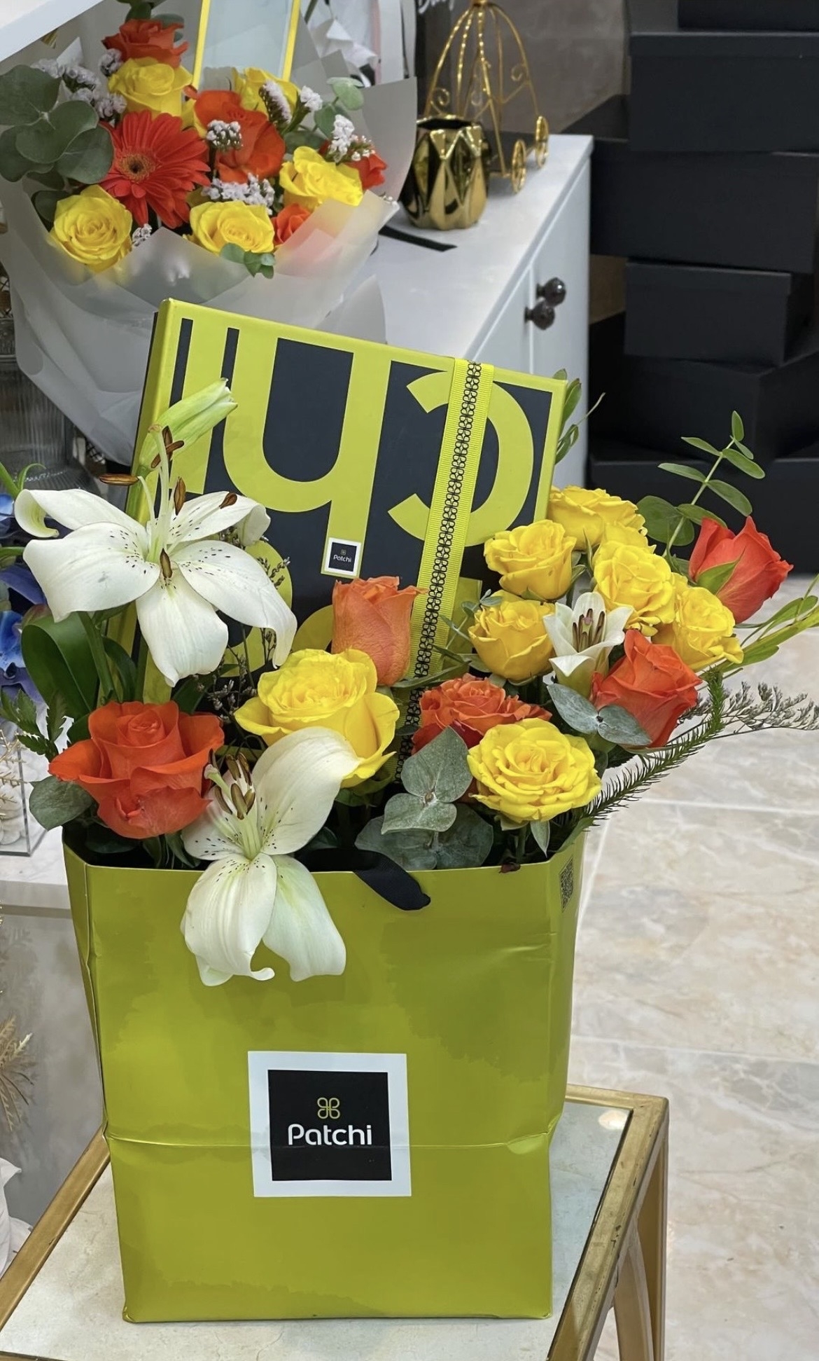 ورد مع بوكس شوكولاته