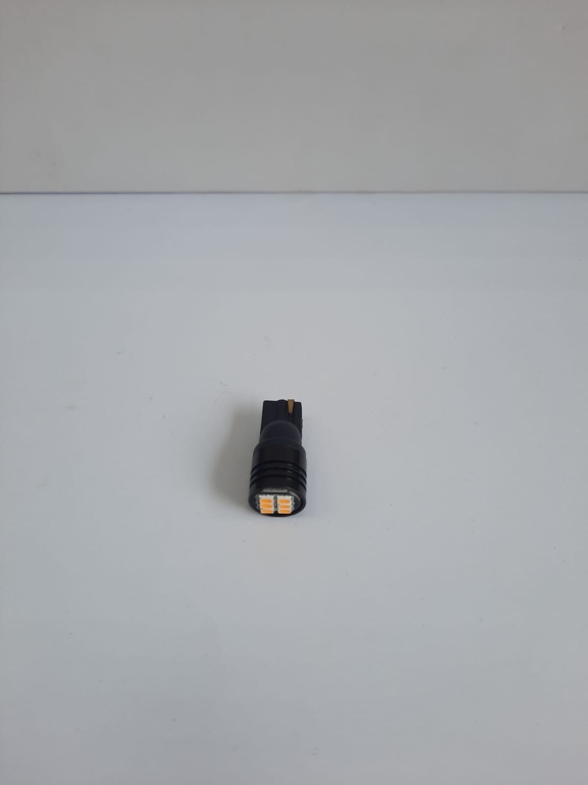 لمبه غرز كريمي