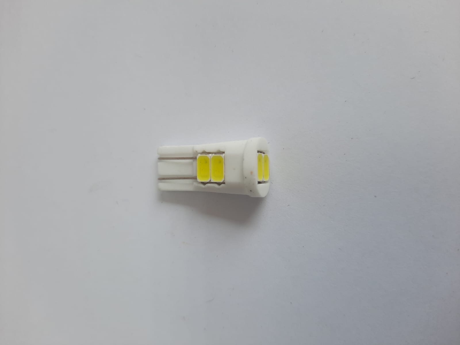 لمبه غرز ابيض