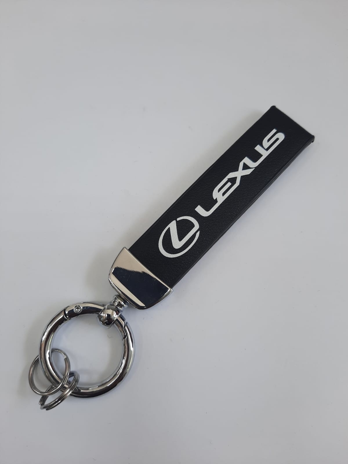 ميدالية مفتاح لكزس