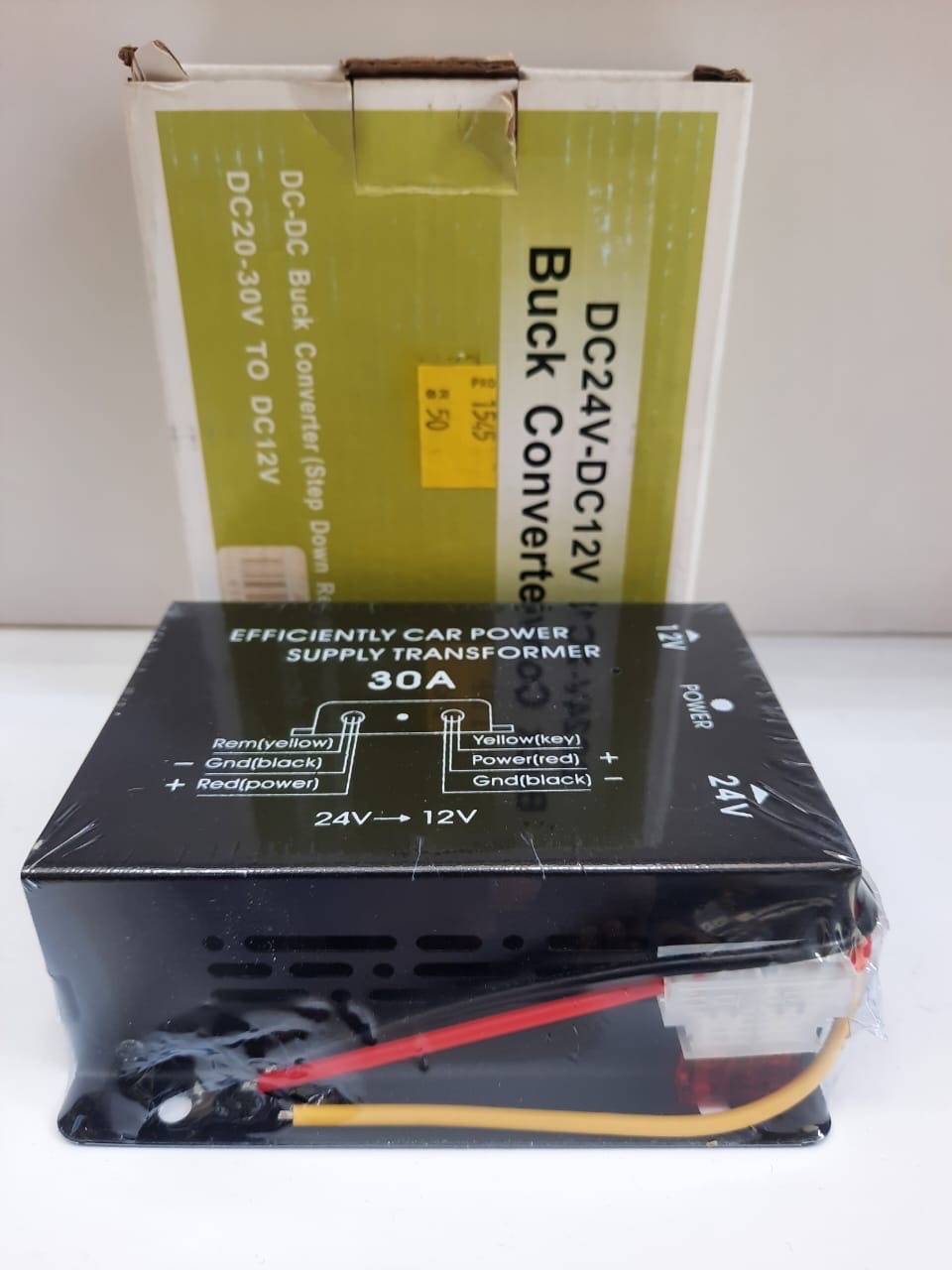 محول مسجل من 24 الي 12 فولت