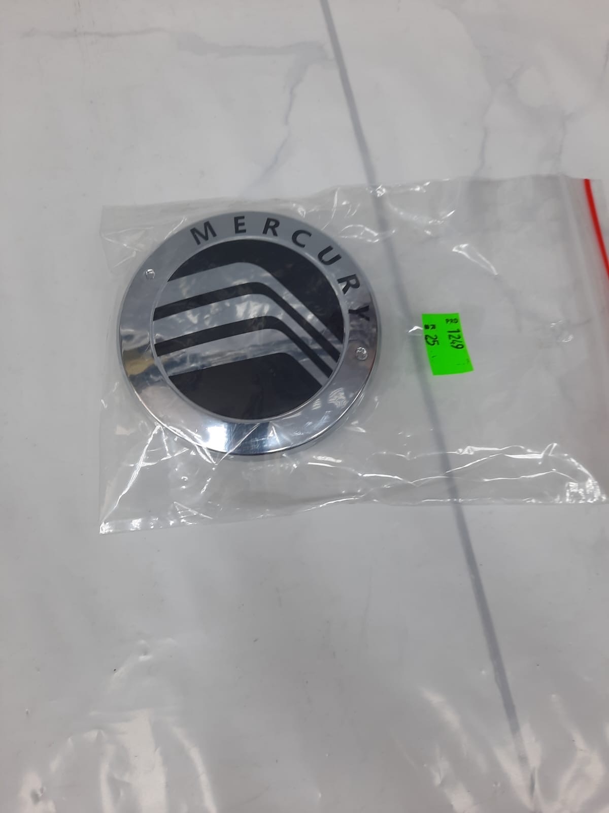 علامة شبك فورد ماركيز م 2008