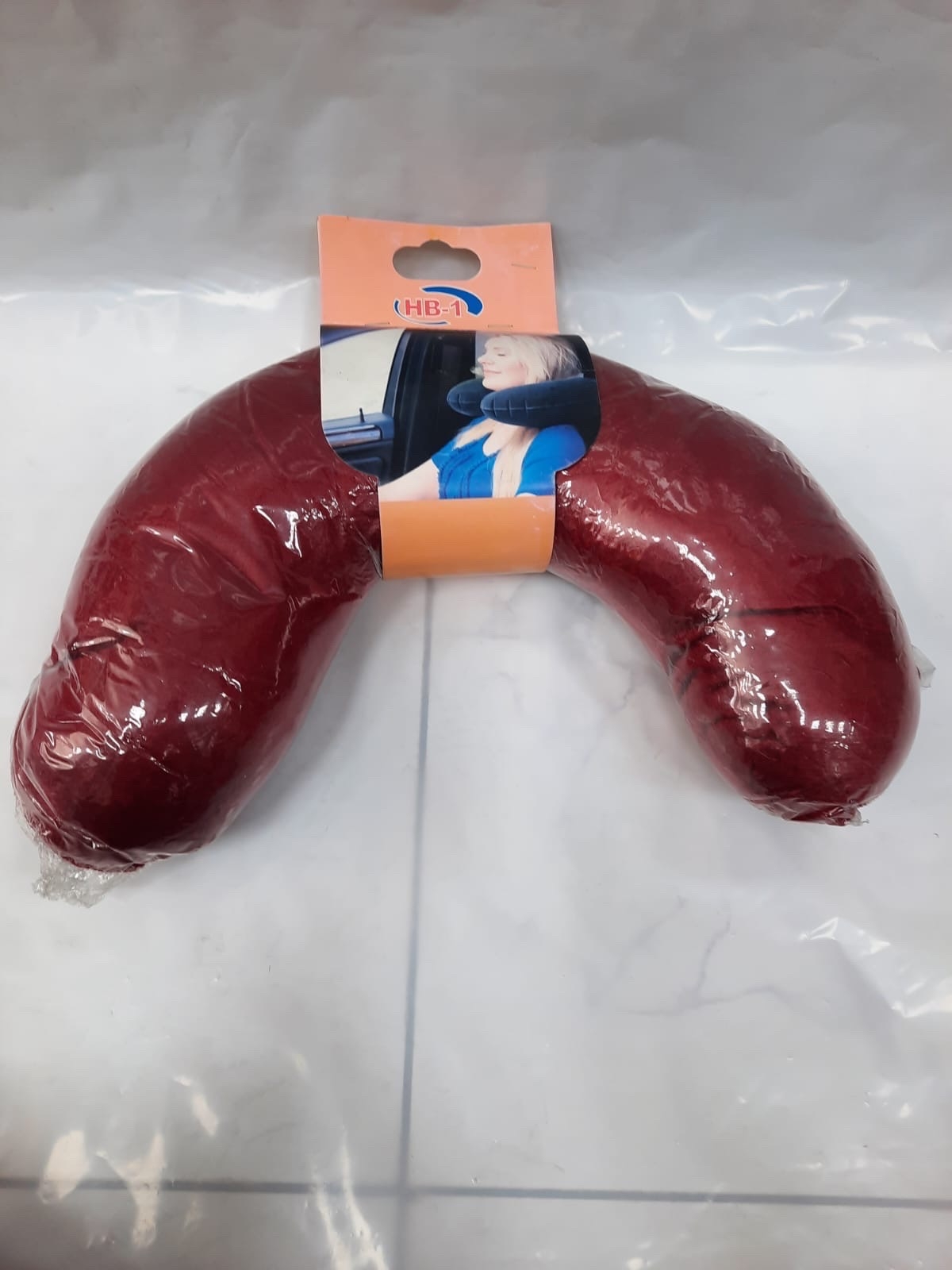 مسند للرأس عنابي