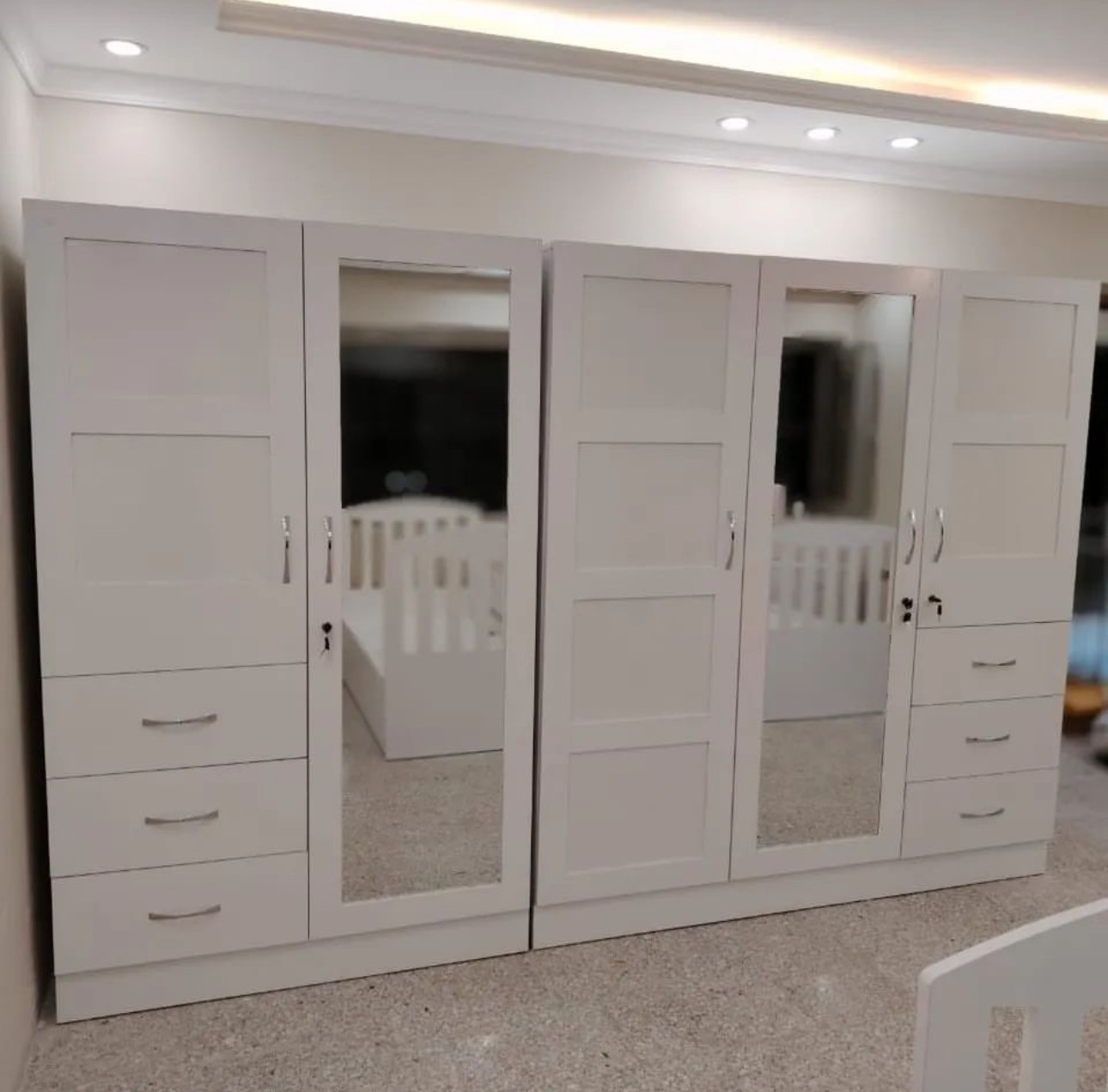 دولاب ملابس