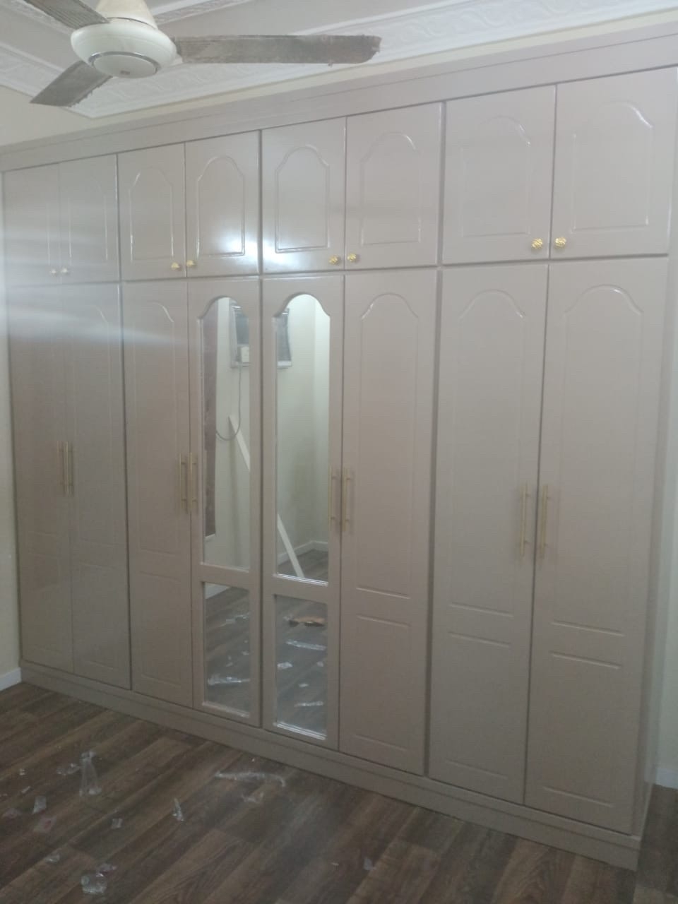 دولاب ملابس