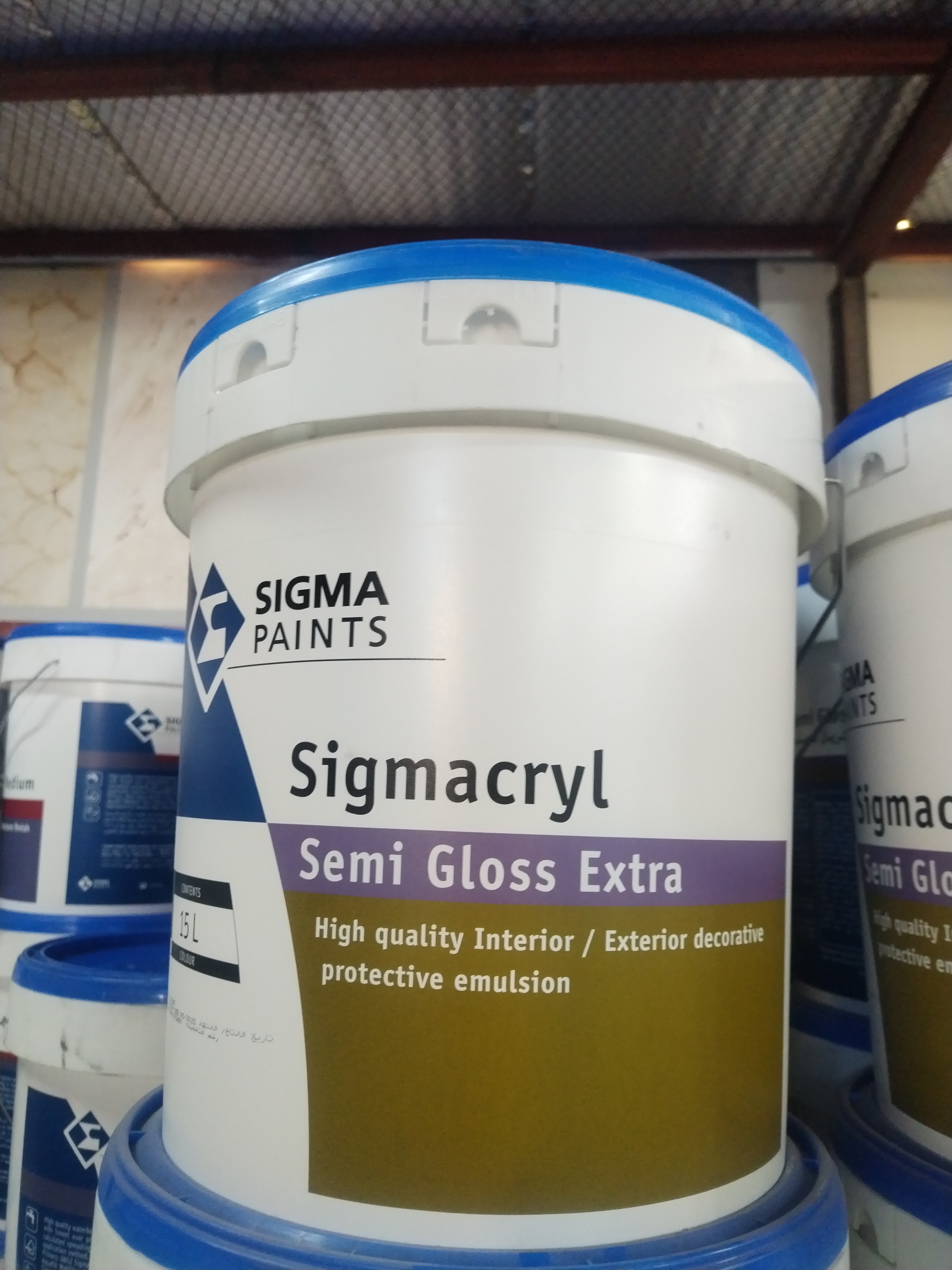 بلاستيك نصف لمعه